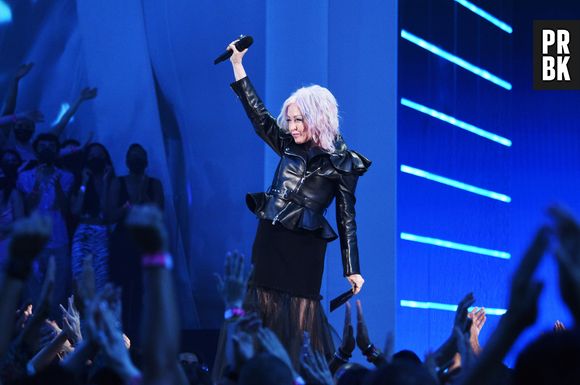 "Também queremos fundos, pagamento igualitário e controle sobre nossos corpos", disse Lauper no VMA