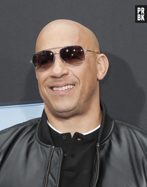 "Velozes & Furiosos 9" mostra Dominic Toretto (Vin Diesel) surpreendido com a volta do irmão, Jakob (John Cena) e reunindo sua equipe para derrotar seus inimigos 