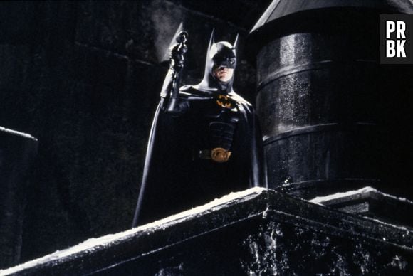 Michael Keaton deu vida à versão do anti-herói dos filmes dirigidos por Tim Burton. Eles contavam com vilões incríveis, como Coringa (Jack Nicholson), Pinguim (Danny Devito) e Mulher-Gato (Michelle Pfeiffer)