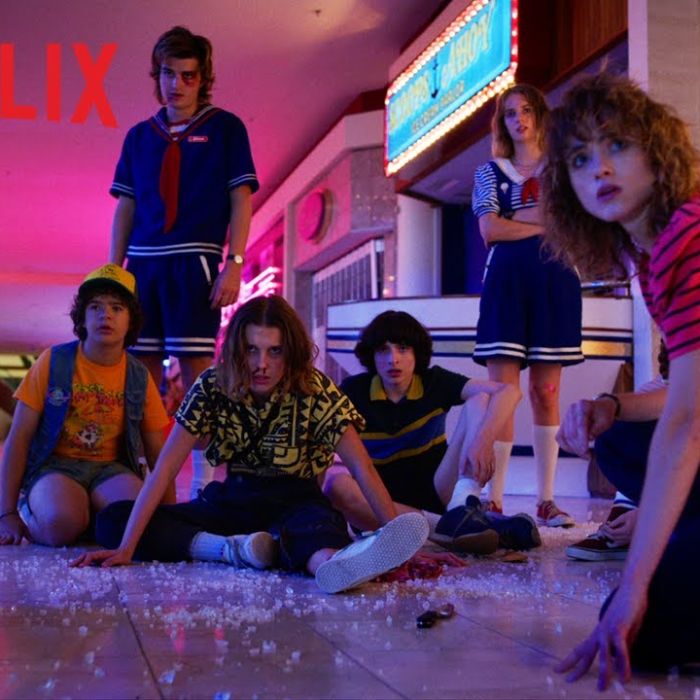  O serviço de streaming Netflix surpreendeu o público ao lançar temporadas inteiras de uma vez, fugindo do padrão de disponibilizar apenas um episódio por semana 