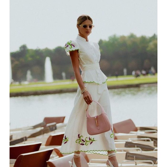 Thassia Naves combina look de bordado marca Skazi com bolsa Gucci