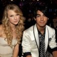 Um feat entre Taylor Swift e os Jonas Brothers era tudo o que precisávamos