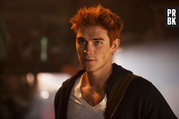 "Mas agora, nos vemos muito um homem que sabe o que quer", revelou KJ Apa sobre Archie Andrews na 6ª temporada de "Riverdale"