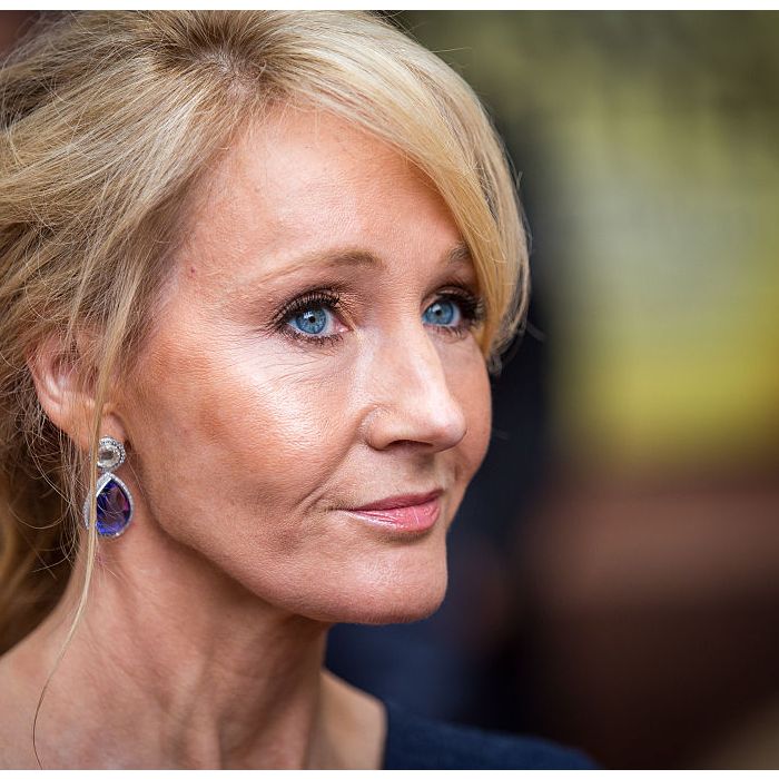 A criadora de &quot;Harry Potter&quot;, J. K. Rowling não recebeu sua carta de Hogwarts para participar do especial &quot;Harry Potter 20 anos: De Volta à Hogwarts&quot;
