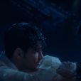 Jão recria cena icônica de "Titanic" para o videoclipe do hit "Idiota"
