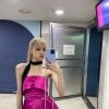 Rosé, do BLACKPINK, tem muitos vestidos