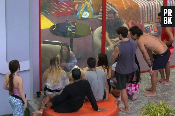 "BBB22": Larissa e Gustavo entraram nesta sexta-feira (11) na Casa de Vidro