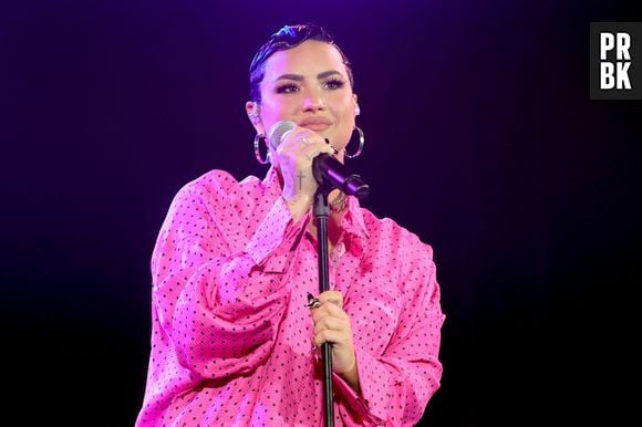 Demi Lovato é bem sincere sobre sua batalha com o vício