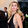 Miley Cyrus levantou polêmica após vídeo usando drogas