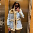 Bruna Marquezine elege casaco oversized com pelugem fake