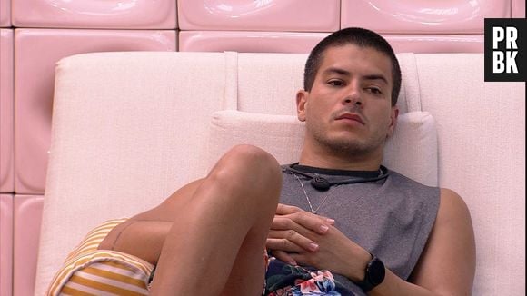 Arthur brincou com os "roubos" de Lucas no "BBB22" e a produção se atentou