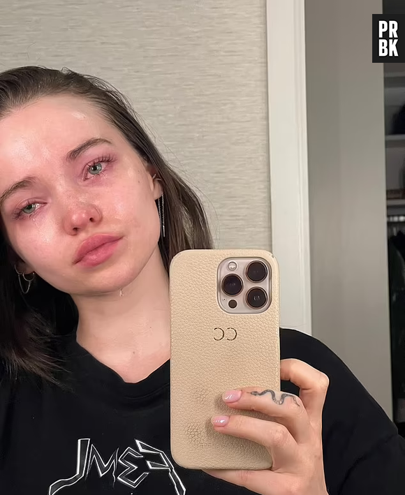 Dsiforia, luta de Dove Cameron, mudança repentina e transitória do estado de ânimo, tais como sentimentos de tristeza, pesar, angústia