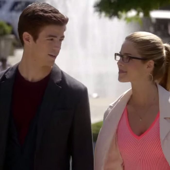 Barry (Grant Gustin) e Felicity (Emily Bett Rickards) também têm a maior química em &quot;The Flash&quot;