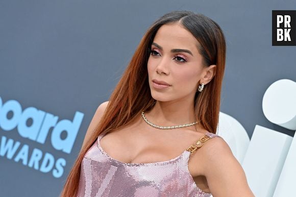 Anitta revela que gravadora só aceita investir em clipes caso algum hit emplaque no TikTok