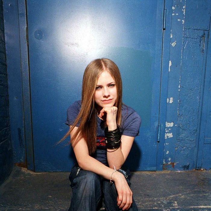 Avril Lavigne lançou edição especial de &quot;Let Go&quot; nesta sexta-feira (3)