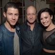  Nick Jonas e Demi Lovato aparecem lindos e super amigos na festa que comemora o hit "Jealous" 