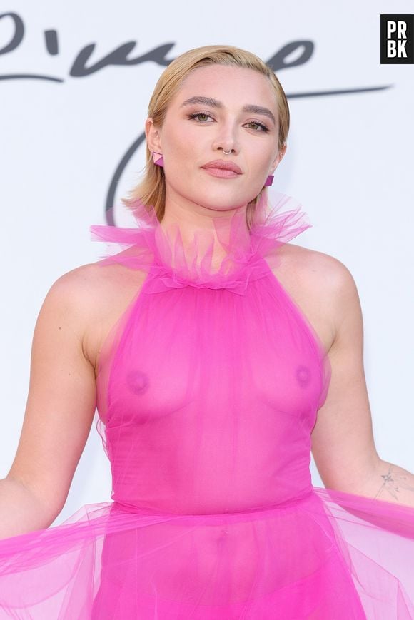 Florence Pugh mostrou seios em evento da Valentino em Roma: "Não estava nervosa"