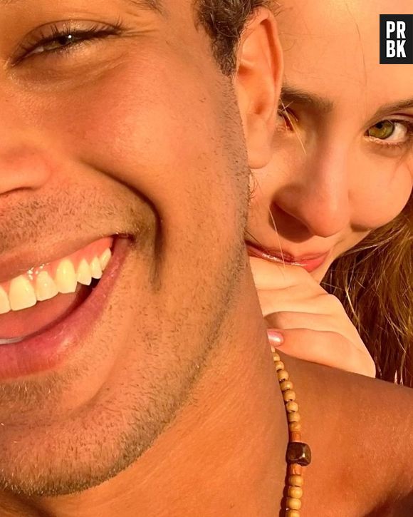 André Luiz Frambach e Larissa Manoela assumiram volta do romance no início de julho de 2022