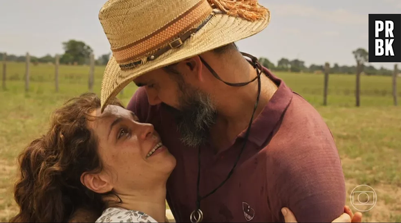 A cantada que Maria Bruaca (Isabel Teixeira) lança para Alcides (Juliano Cazarré) é um dos melhores momentos de "Pantanal"