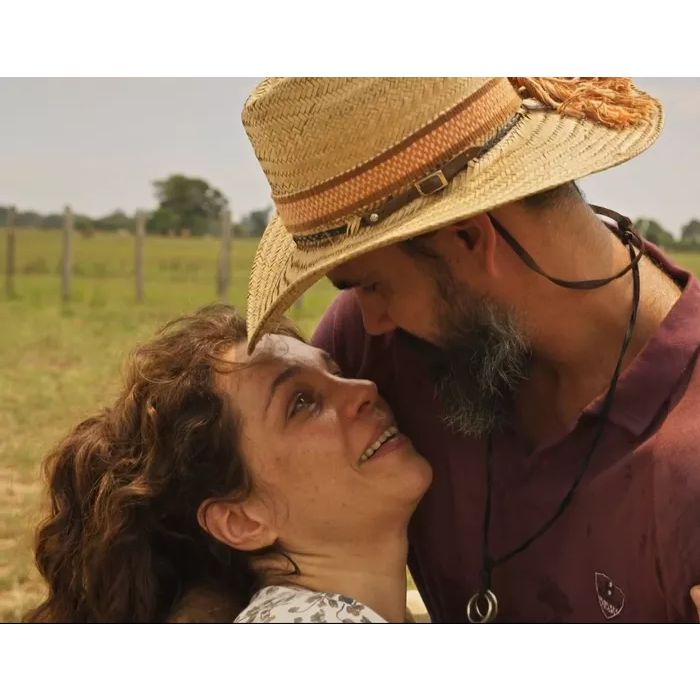 A cantada que Maria Bruaca (Isabel Teixeira) lança para Alcides (Juliano Cazarré) é um dos melhores momentos de &quot;Pantanal&quot;