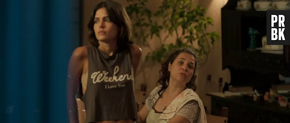 Em "Pantanal", é emocionante ver a cena em que Guta (Julia Dalavia) faz uma maquiagem em Maria Bruaca (Isabel Teixeira), ajudando ela a recuperar sua autoestima