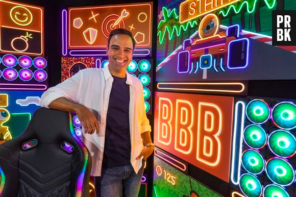 "BBB23": Tadeu Schmidt seguirá como apresentador do reality