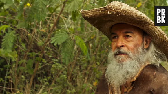 Incidente com Velho do Rio (Osmar Prado) em forma de sucuri facilita Solano (Rafa Sieg) a matar Roberto (Cauê Campos) em "Pantanal"