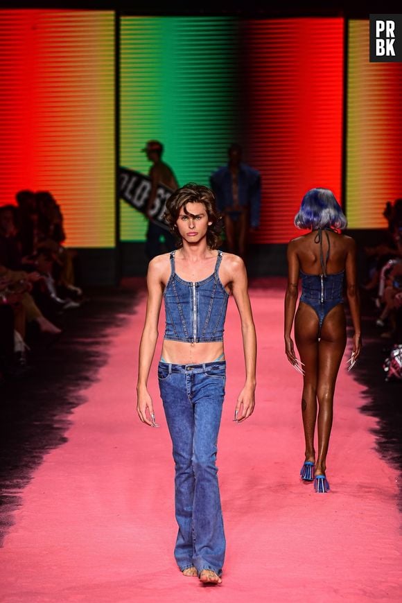 Símbolos da cultura queer e fetichecore marcam desfile da Bold Strap na SPFW 2022