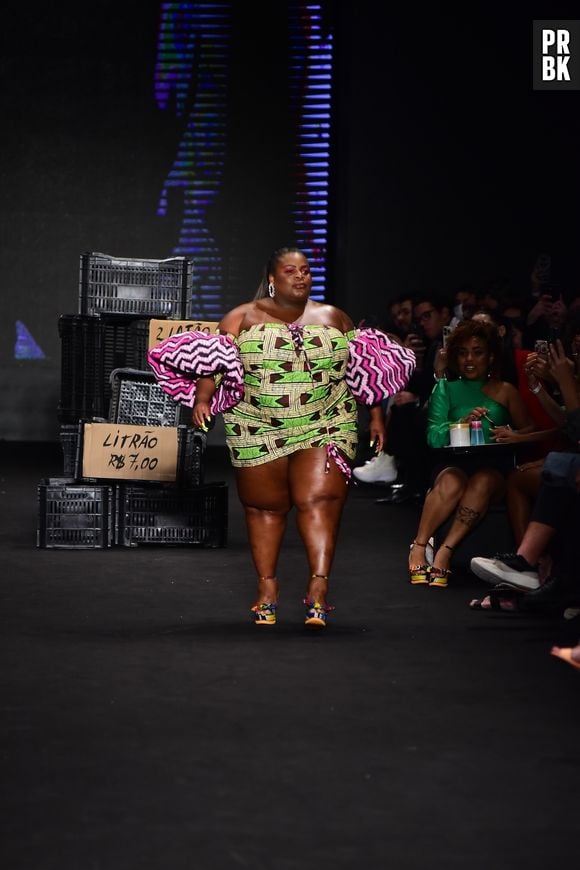 Jojo Todynho desfila pela Meninos Rei no 1º dia de SPFW 2022