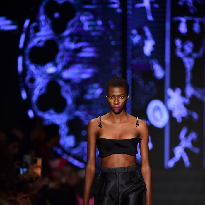 São Paulo Fashion Week: 1º dia conta com desfile da coleção do estilista  Walério Araújo 