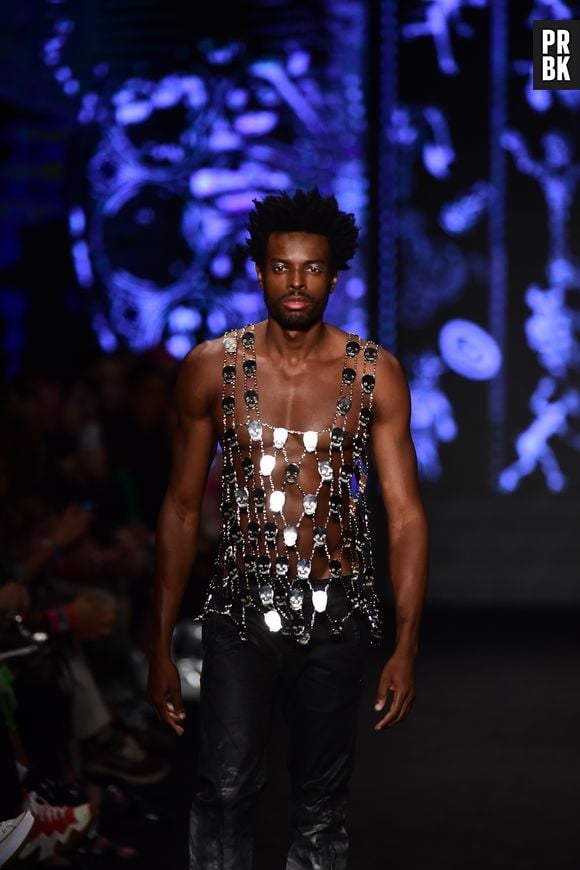 São Paulo Fashion Week 2022: caveiras fazem sucesso no desfile de Walério Araújo