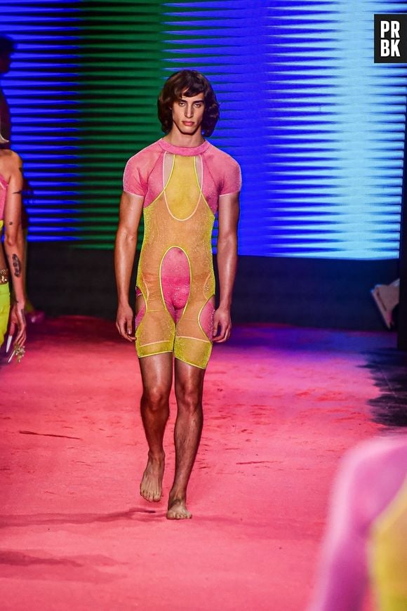 SPFW 2022: coleções variam de estética gótica até cores neon e inspiração alienígena