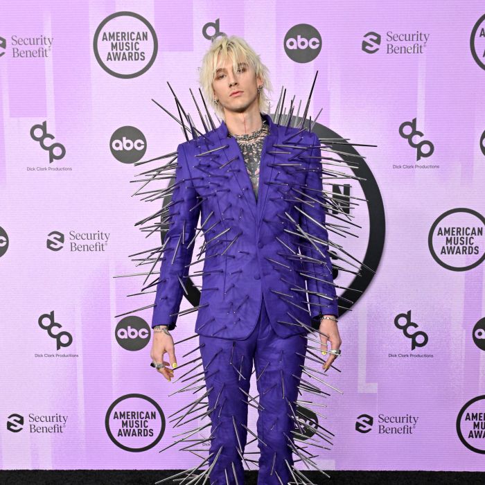   Machine Gun Kelly no  American Music Awards 2022 