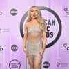 American Music Awards 2022: look de Sabrina Carpenter foi elogiado por mídia internacional 