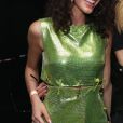 Bruna Marquezine usa look verde Versace