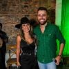 Festa de Lucas Guimarães: Zé Neto posou ao lado da esposa Natália Toscano