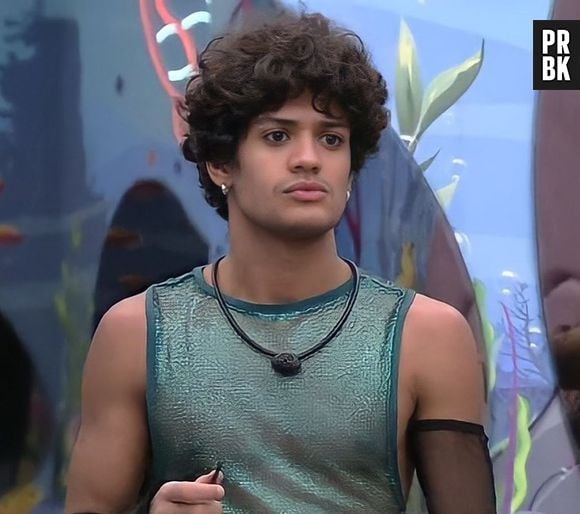 Gabriel Santana fez sucesso na internet ao vestir cropped no "BBB23"