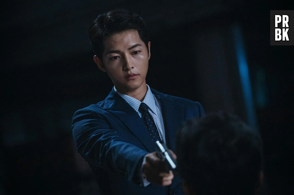 Song Joong Ki é estrela do K-drama "Vincenzo"