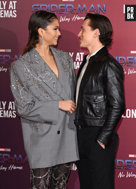 Tom Holland e Zendya são namorados e atuaram juntos em "Homem-Aranha"