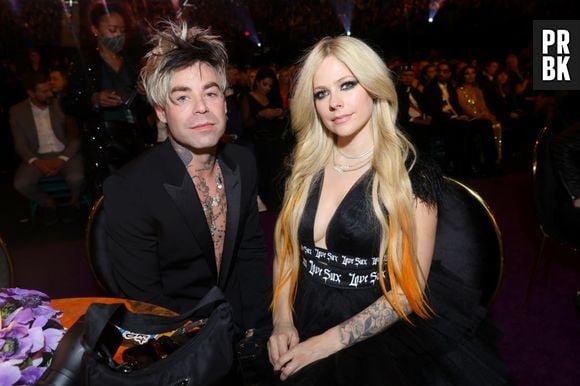 Avril Lavigne está solteira após anúncio do fim da relação com Mod Sun