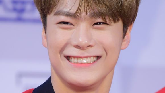 Moonbin, do grupo de K-Pop Astro, é encontrado morto em casa aos 25 anos