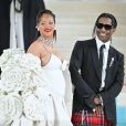 Rihanna exibiu seu barrigão de grávida no MET Gala 2023, ao lado de A$AP Rocky