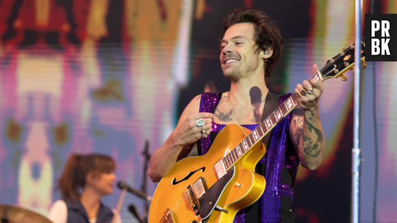 Harry Styles fez um "chá revelação" em seu show