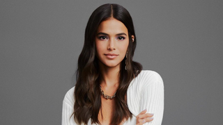 Bruna Marquezine revela que está sem tempo de beijar na boca. Em rumor com João Guilherme, relembre as relações da atriz!