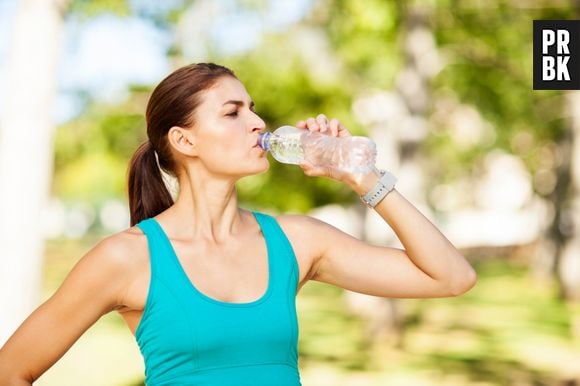 A garrafa de água pode ter mais bactérias que o assento de vaso sanitário