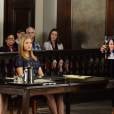 Em "Pretty Little Liars", Alison (Sasha Pieterse) vai ser julgada pela morte de Mona (Janel Parrish)