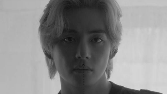 Taehyung, o V do BTS, lança 2º MV de "Layover". Letra de "Rainy Days" mostra que idol está apaixonado