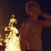 BM, do Kard, "pelado"! 10 fotos dele e mais idols que deixaram as armies sem fôlego