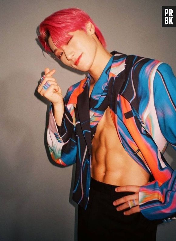 San, do ATEEZ, "pelado"! 10 fotos dele e mais idols que deixaram as armies sem fôlego