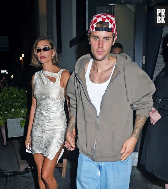 Mais uma vez Hailey de vestidinho e Justin Bieber de moletom